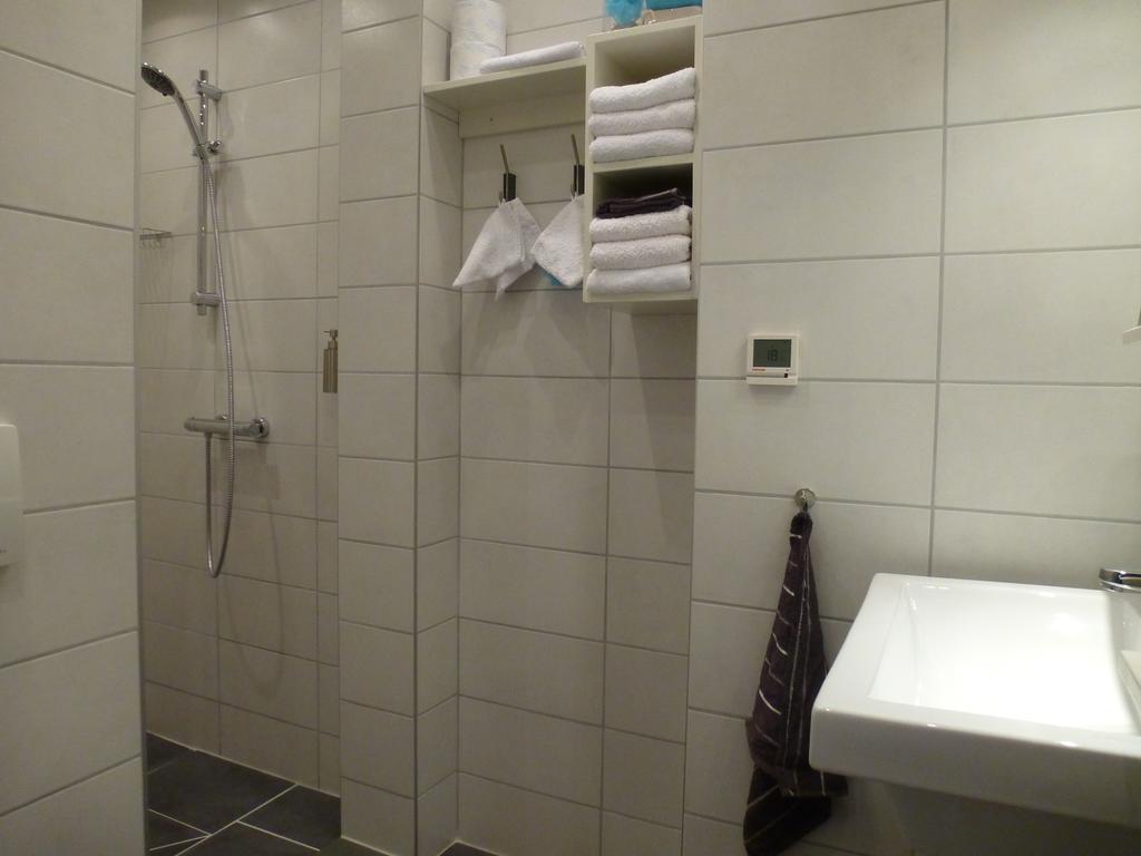 Bed and Breakfast Achter De Beukenboom Roden Exterior foto